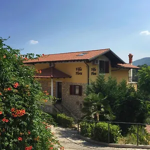 Flora Apartman